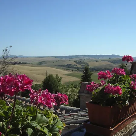 Agriturismo La Disperata Farm stay San Quirico d'Orcia